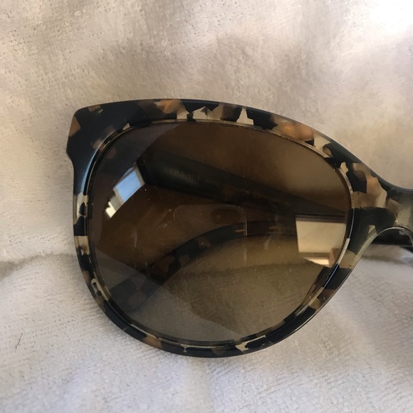Versace Sunglasses 4246-B - Picture 3 of 8
